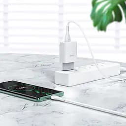 Мережевий зарядний пристрій Hoco C72Q USB QC 18W білий - мініатюра 2
