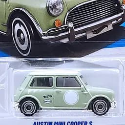 Базова машинка Hot Wheels Then and Now Austin Mini Cooper S колір в асортименті (5785) JJK94 - мініатюра 4