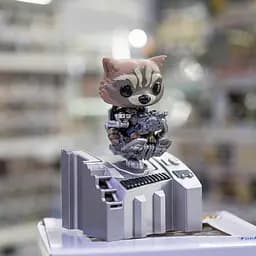 Ігрова фігурка Funko POP! серії "Вартові Галактики" - РАКЕТА НА КОРАБЛІ - мініатюра 3