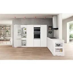 Холодильник Whirlpool WHC18 T573 з морозильною камерою - мініатюра 4