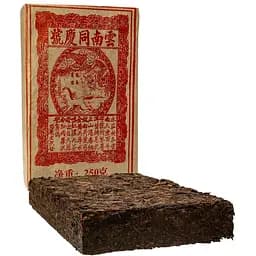 Шу Пуер Конячка і дракон Підвал і буряк 2003 р - цеглинка 250 г