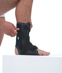 Бандаж (ортез) на голеностопный сустав Алком 3015 с фиксатором, размер 1-4