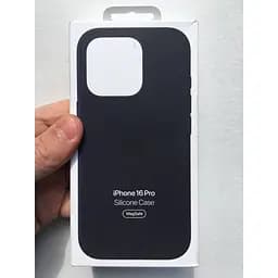 Оригинальный силиконовый чехол Apple Silicone Case with MagSafe для Iphone 16 Pro Midnight Black MYYJ3ZM/A