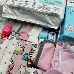 Готовий набір для малюка в пологовий будинок (24 одиниці + прозора сумка в подарунок) Baby Girl ЕкоМама Рожево-жовтий - мініатюра 2