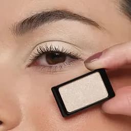 Тіні для повік Artdeco Eyeshadow Glamour з блискітками тон 372 (Glam Natural Skin) 0.8 г (228081) - мініатюра 2