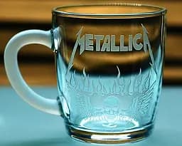 Скляна чашка 350 мл  Metallica з гравіюванням кружка для фаната металу Рок-атрибутика  подарунок металісту