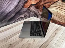 Ноутбук Apple MacBook Air 13" 2017 i5-7360U/8/256 (FVFW55T0HV29) Б/в - мініатюра 3