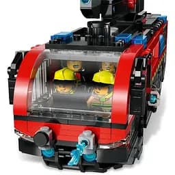 Конструктор LEGO City Пожежна вантажівка в аеропорту 691 деталь (60499) - мініатюра 6