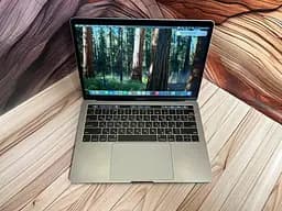 Ноутбук Apple MacBook Pro 13" i7-8559U/16/251 (C02Y40RUJHD2) Б/в