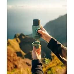 Портативна еспресо-кавоварка Wacaco Nanopresso зелена з чохлом - мініатюра 5