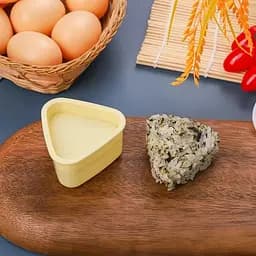 Формовка пластикова Онігірі трикутник великий жовта 7х4,5см