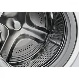Пральна машина Electrolux з фронтальним завантаженням EW6S326SUI, 6кг, 1200, A+++-10%, глибина 41см, Дисплей, Інвертор, Білий (EW6S326SUI) - мініатюра 4