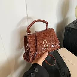 Каркасное небольшое кроссбоди из эко-кожи Lilly P2-17068985C