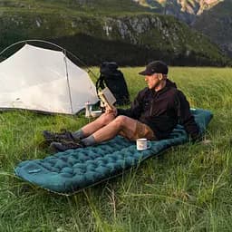 Матрац туристичний надувний одномісний Naturehike CNK2550WS019, 200х60х6.5 см, синій, для кемпінгу із мішком для надування - мініатюра 3