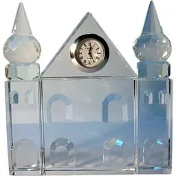 Кришталевий палац з годинником