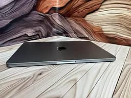 Ноутбук Apple MacBook Air 13.6" 2022 M2/24/512 (WY04J3CTXY) Б/в - мініатюра 8