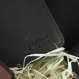 Подарунковий набір чоловічий  в коробці Handycover №46 (коричневий) ключниця, обкладинка на документи і паспорт - мініатюра 3