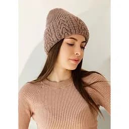 Женская вязаная шапка джулия 20% шерсть с отворотом Мокко
