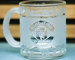 Скляна чашка 320мл ФК Манчестер Юнайтед Manchester United з гравіюванням подарунок для фаната кружка кругова