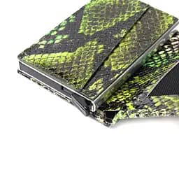 Лакована візитниця з натуральної фактурної шкіри під змію KARYA 20987 зелена - мініатюра 6