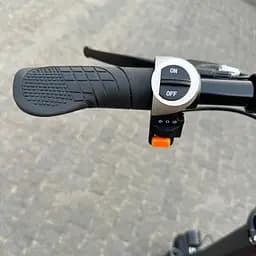 Електросамокат KUGOO M4 PRO 48V 1000W (підсилений акумулятор 18Ah) 2025 року - мініатюра 5