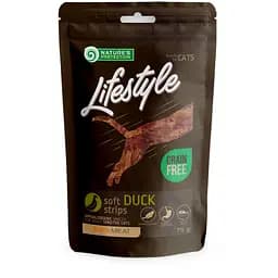 Лакомства для котов, мягкие полоски из утки, Nature's Protection Lifestyle Snack For Cats Soft Duck Strips 75г