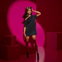 Лялька Barbie Signature Basics №1 брюнетка з каре (JBH72) - мініатюра 16