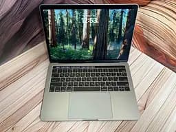 Ноутбук Apple MacBook Pro 13" A1989 i7-8559U/16/500 (C02XM6F1JHD2) Б/в