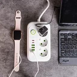 Мережевий фільтр-подовжувач Yiwu HP-5-19 LUXE F016U на 3 розетки 6 USB 2,7 метри білий  - мініатюра 2