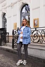 Жіноча сорочка для вагітних стилю oversize в клітинку для майбутніх мам Siena S - М (42 - 44) Lullababe блакитний - мініатюра 10