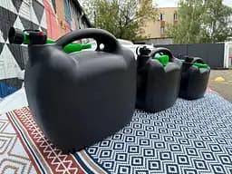 Каністра пластикова Poputchik з лійкою чорна 20 л - мініатюра 5