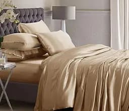 Двойной постельный комплект атлас бежевого цвета 326517