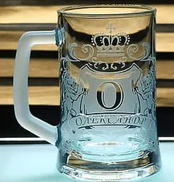 Іменний пивний келих 660 мл Олександр з гравіюванням  Кухоль з гербом короною  левами  Персоналізований подарунок