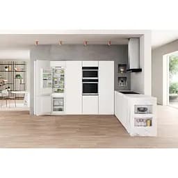 Холодильник Whirlpool WHC18 T311 з морозильною камерою - мініатюра 2