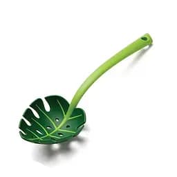 Ложка для салатів та спагетті шумівка у вигляді листка з прорізами пластмасова Jungle Spoon, Kitchen Master Зелений 85382