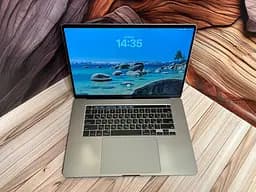Ноутбук Apple MacBook Pro 16" A2141 i7-9750H/32/500 (C02FV2A0MD6R) Б/в