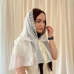 Палантин жіночий для відвідування храму, церкви, монастиря, обряду хрещення, вінчання мереживна шифонова хустка на голову в церкву Модель-5 75*123 см Betis молочний