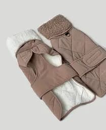 Попона зимова для собак "Waffle" бежева з тауп хутром S (довжина спинки 33-38см) - мініатюра 7
