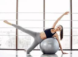 М'яч для фітнесу (фітбол) PowerPlay 4001 Ø65 cm Gymball Сірий + помпа (PP_4001_65_Grey) - мініатюра 5