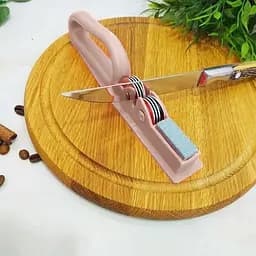 Стругачка для кухонних ножів ручна механічна пластикова зі стругачним каменем, Kitchen Master Бежевий 86763 - мініатюра 2