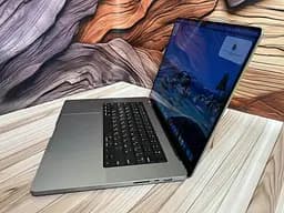 Ноутбук Apple MacBook Pro 16" 2021 M1 MAX/32/512 (M0PYFF9XPH) Б/в - мініатюра 3