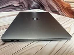 Ноутбук Apple MacBook Pro 13.3" A1706 i5-7267U/8/251 (C02TP0E2HV2L) Б/в - мініатюра 5