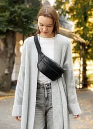 Женская кожаная сумка бананка Sambag Tirso BTT черная 31 × 12 × 5 см (81339001)