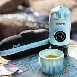 Портативна еспресо-кавоварка Wacaco Nanopresso блакитна з чохлом - мініатюра 4