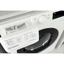 Пральна машина Indesit фронтальна, 6кг, 1000, A+++, 43см, дисплей, чорний люк, білий (OMTWSE61051WKUA) - мініатюра 9