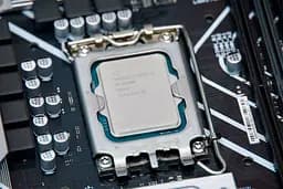 Процесор Intel Core i3-12100F Box (BX8071512100F) UA [77562] - мініатюра 2