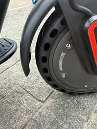 Електросамокат GIANT M365 PRO 500W 10.4Ah складанний, перфоровані колеса, захищені від проколів, чорний (2025) - мініатюра 5