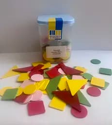 Набор геометрических фигур: круги, треугольники, квадратики, прямоугольники