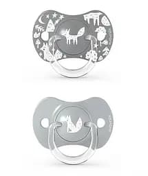 Пустышка силиконовая Suavinex Fox Истории лисицы, 18+ мес., серый, 2 шт. (307345)