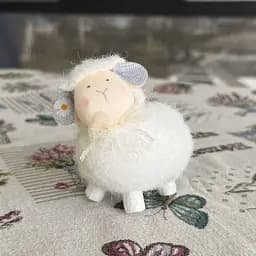 Великодній декоративний баранчик білий